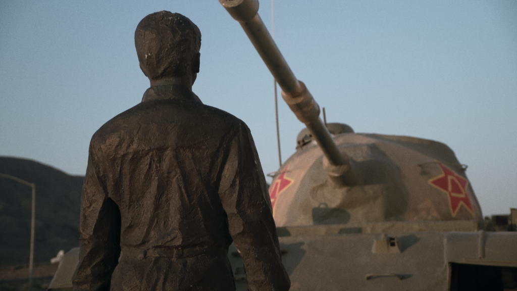 Photo of a sculpture reenacting Tank Man